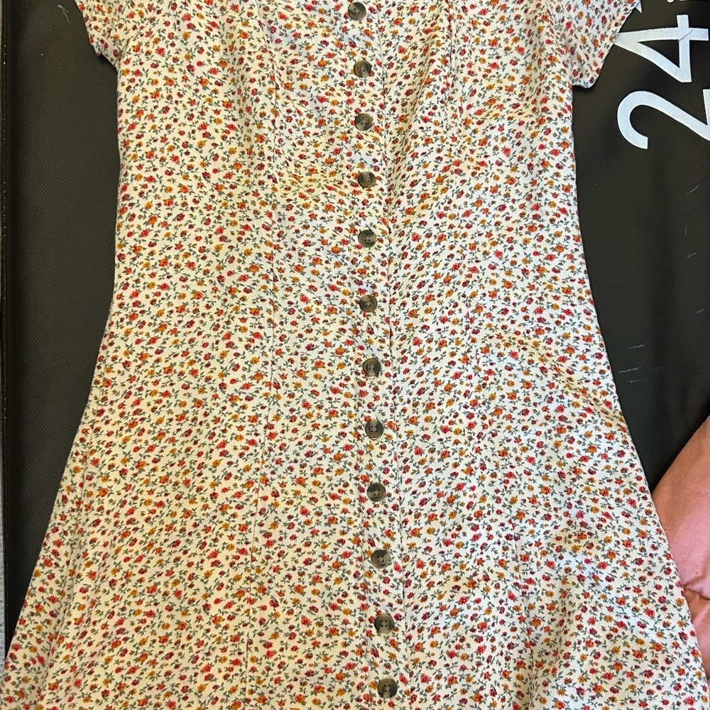 American Eagle Outfitters Red and Cream Floral Top
